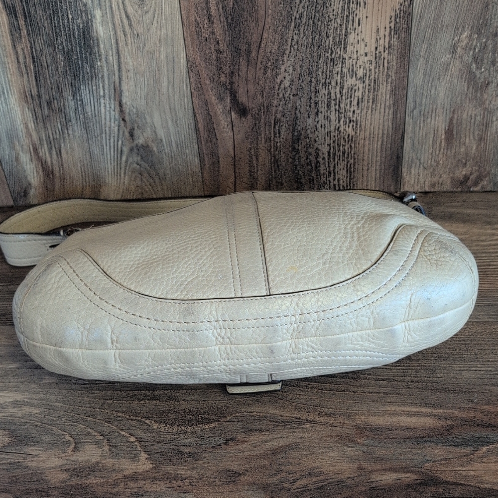 Coach Soho Flap Buckle Beige Vintage Leather Shoulder Bag F1090     M538 - Picture 4 of 12